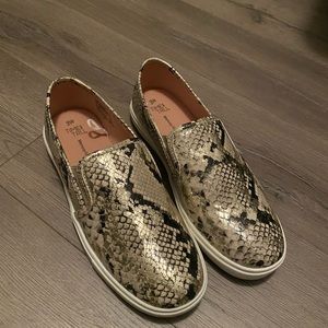 Time & Tru Sneakers